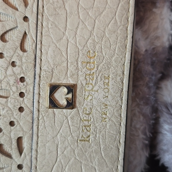Kate Spade Cream Wallet with Intricate Floral Cutout Design - Picture 4 of 11